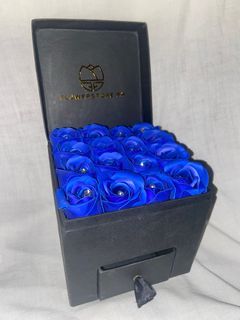 Flower Gift Box from FlwrStrPh