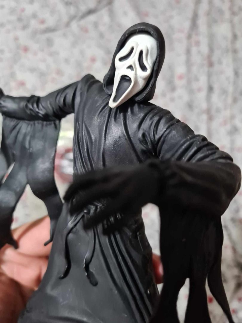Ghost Face (Category: Figurines & Statues) located in Morong. Submitted by ziontoyslightkrieger (Listing ID 1293526993, Image 2). Description: Ghost Face from Scream 1999 McFarlane Movie Maniacs (Series 2) ♦ 7 inches 1:12 ♦ Figure Great Condition ♦ Vintage ♦ No Box Available @ Zion Toy Blitz.