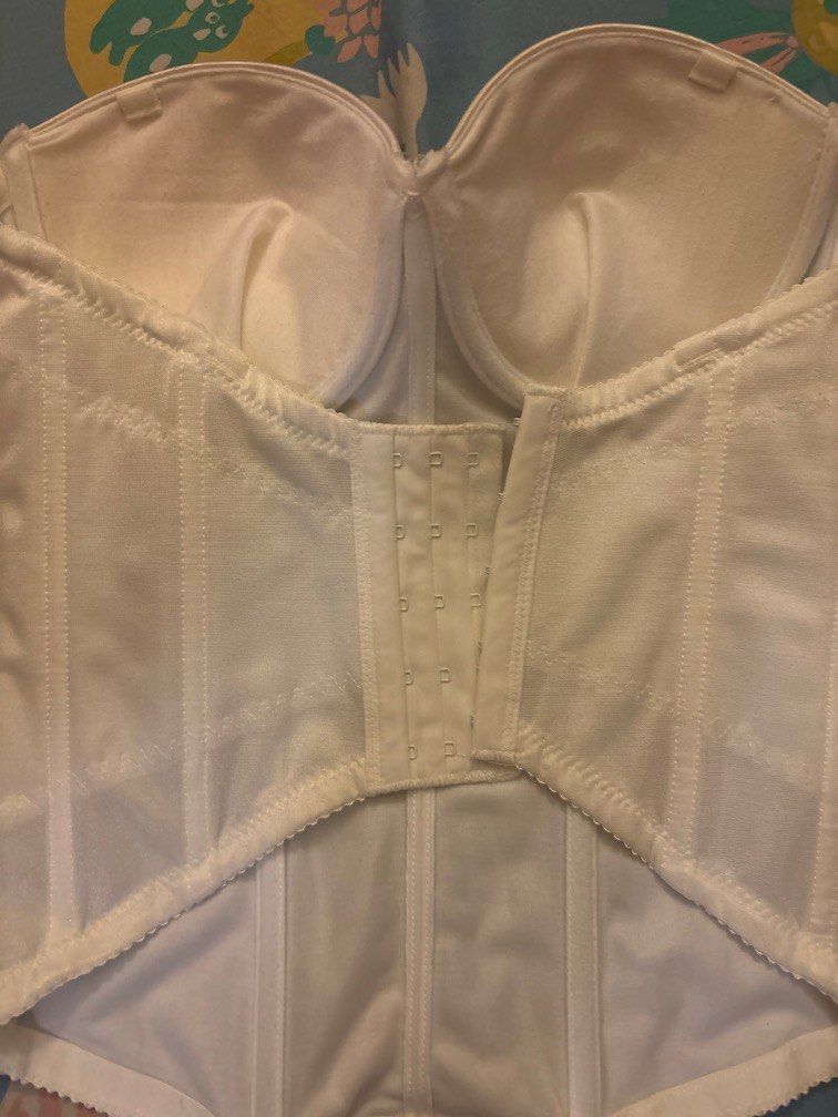 David's Bridal Girdle Shapewear 婚紗束衣, 女裝, 內衣和休閒服- Carousell