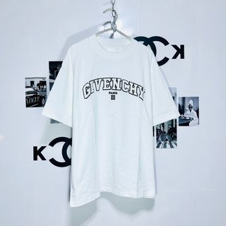 Givenchy carpet spell out logo shirt