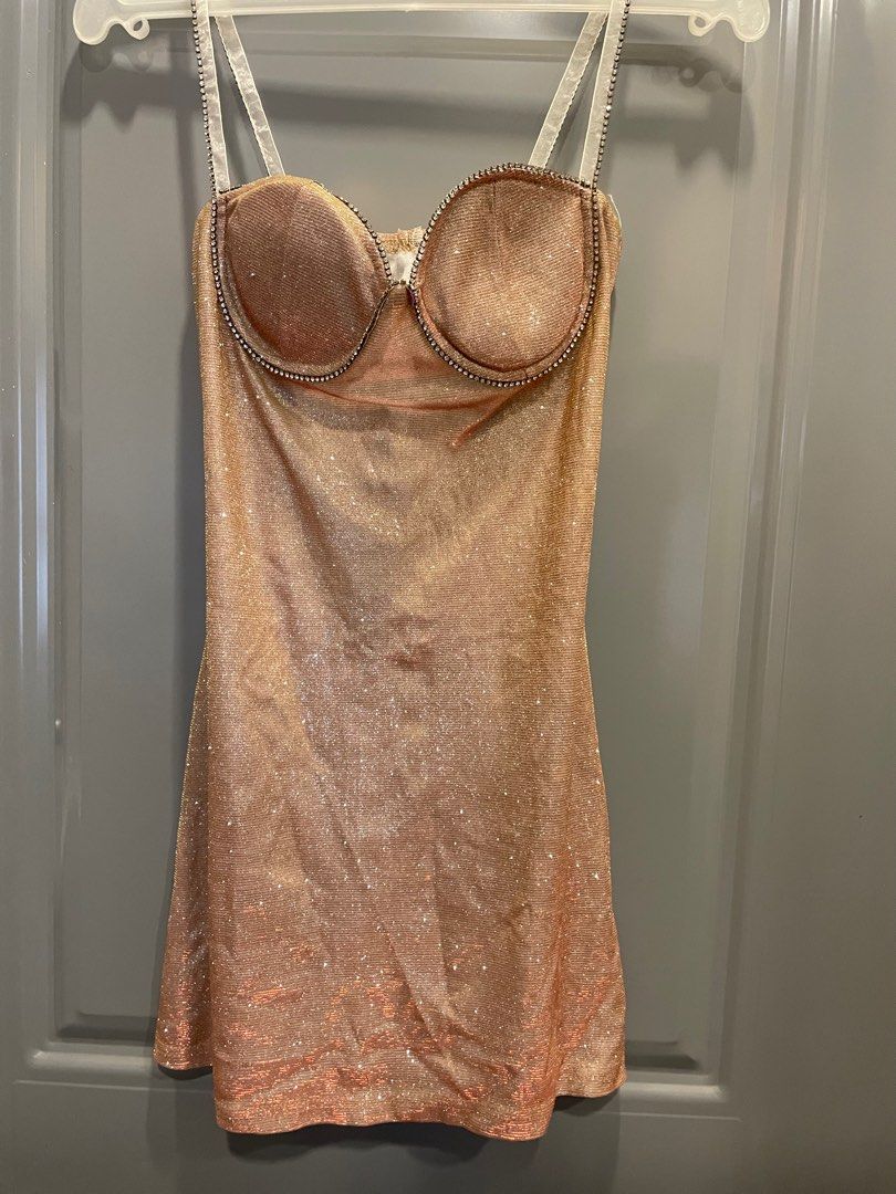 Glittery dress (Category: Dresses) located in Pasig City. Submitted by daph29 (Listing ID 1293396151, Image 1). Description: Bundle for php500.