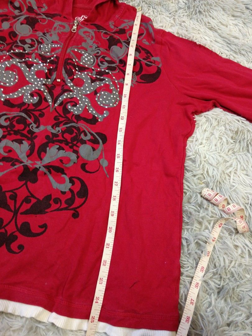 Grunge 3/4 hoodie (Category: Coats, Jackets and Outerwear) located in Caloocan City. Submitted by _c14rr (Listing ID 1293410593, Image 3). Description: width: 20.5" length: 25.5" +sf mop:gcash . . . no meet ups.
