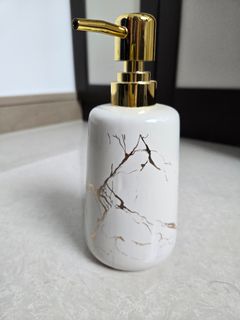 （分類：）位於 。 由 vk082016 提交（商品編號 1293425176，圖片 1）。簡介： 。