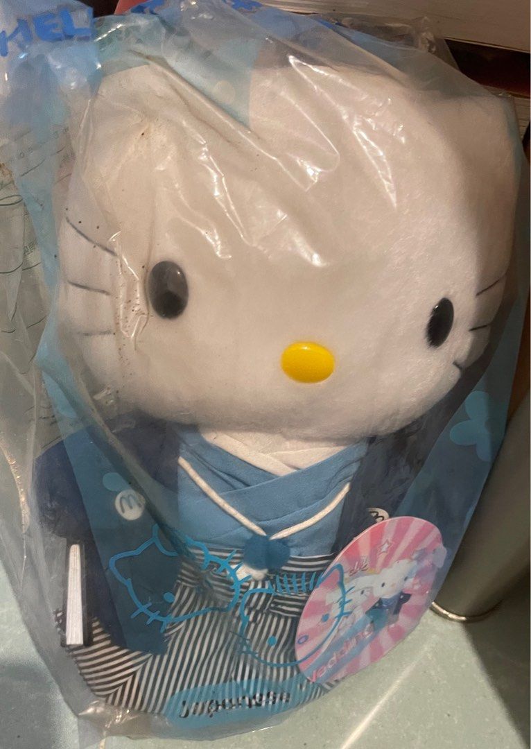 Hello Kitty 公仔 （分類：絨毛玩具）位於 Hong Kong。 由 ccsmy12 提交（商品編號 1293465062，圖片 4）。簡介： 多買可以平。