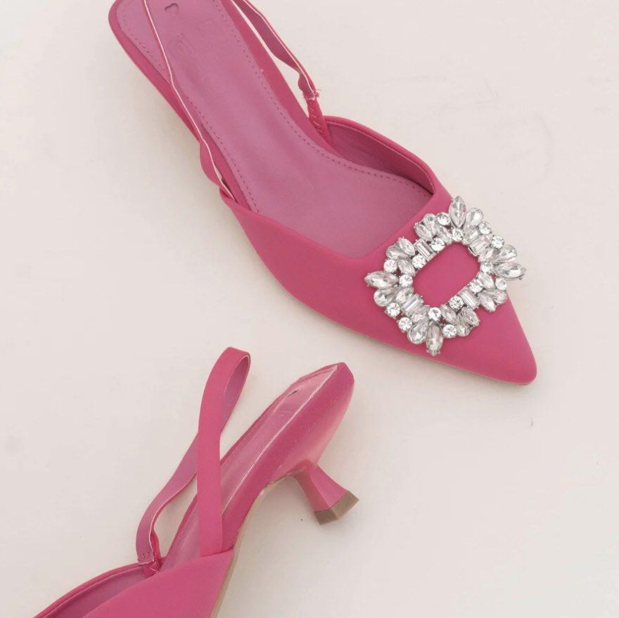 Hue Manila Enari Kitten Heels (Category: Heels) located in Cebu City. Submitted by shopbby (Listing ID 1293501448, Image 3). Description: Hue Manila Enari Kitten Heels - super cute !!! - super cute pop of color if youre just wearing regular jeans and a white top. looks so classy - very rich tita vibes - got a size 8 25 cm even though im 24cm for extra comfort - selling because i dont really have much space in my closet for new shoes and i ordered