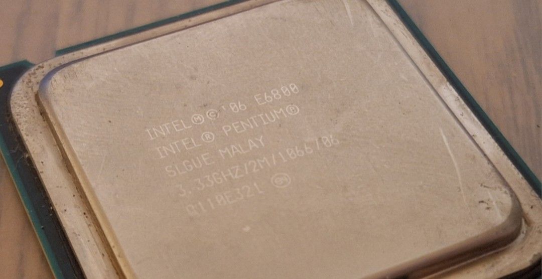 Intel E6800 CPU （分類：桌上電腦）位於 Hong Kong。 由 kkk489 提交（商品編號 1293472033，圖片 1）。簡介： 郵政或SF Express +$10.00。