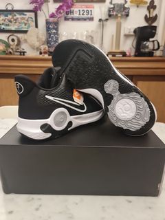 (Category: ) located in . Submitted by firesneakers (Listing ID 1293437900, Image 1). Description: .