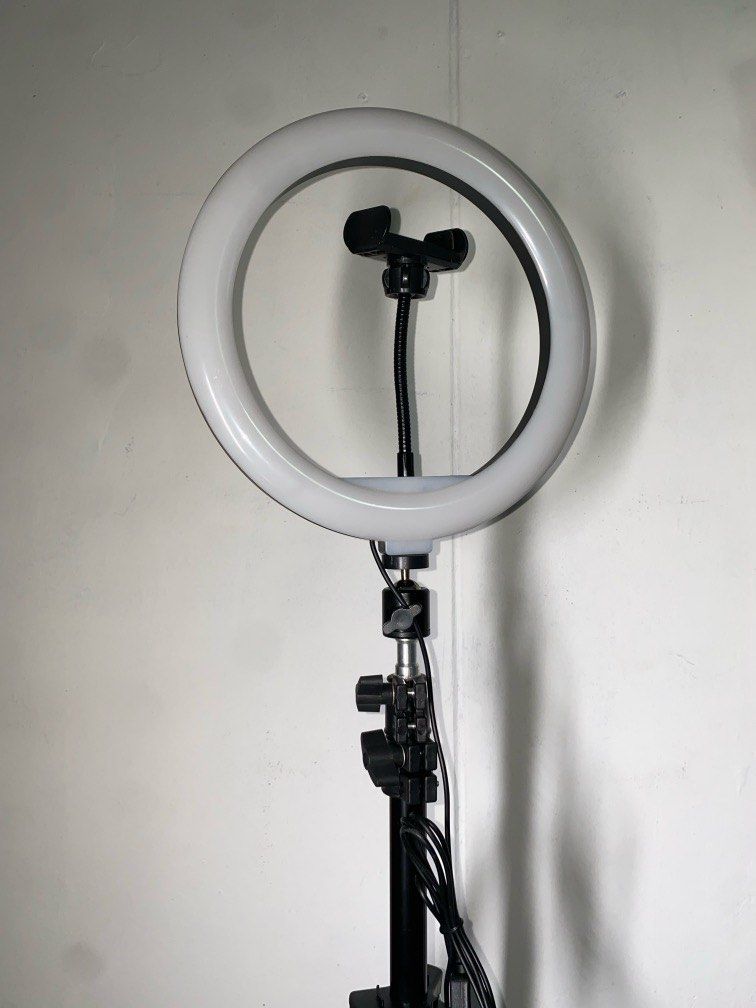 LED Ring Light (Category: Lighting & Studio Equipment) located in Singapore. Submitted by abdul.muhaimin1 (Listing ID 1293464146, Image 1). Description: RING FILL LIGHT - MULTIPLE COLOR TEMPERATURE - COMES WITH STAND.