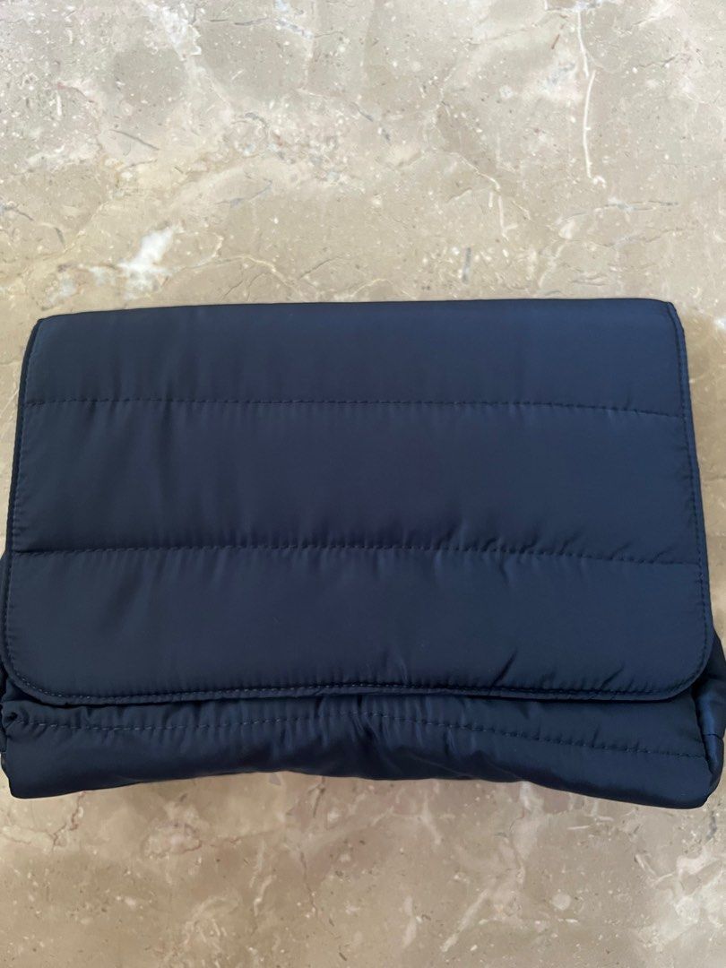 Makeup pouch (Category: Purses & Pouches) located in Kuala Lumpur. Submitted by mabkittie (Listing ID 1293355610, Image 1). Description: Makeup pouch Nylon and waterproof Colour - navy blue Size - 30 cm x 20cm.