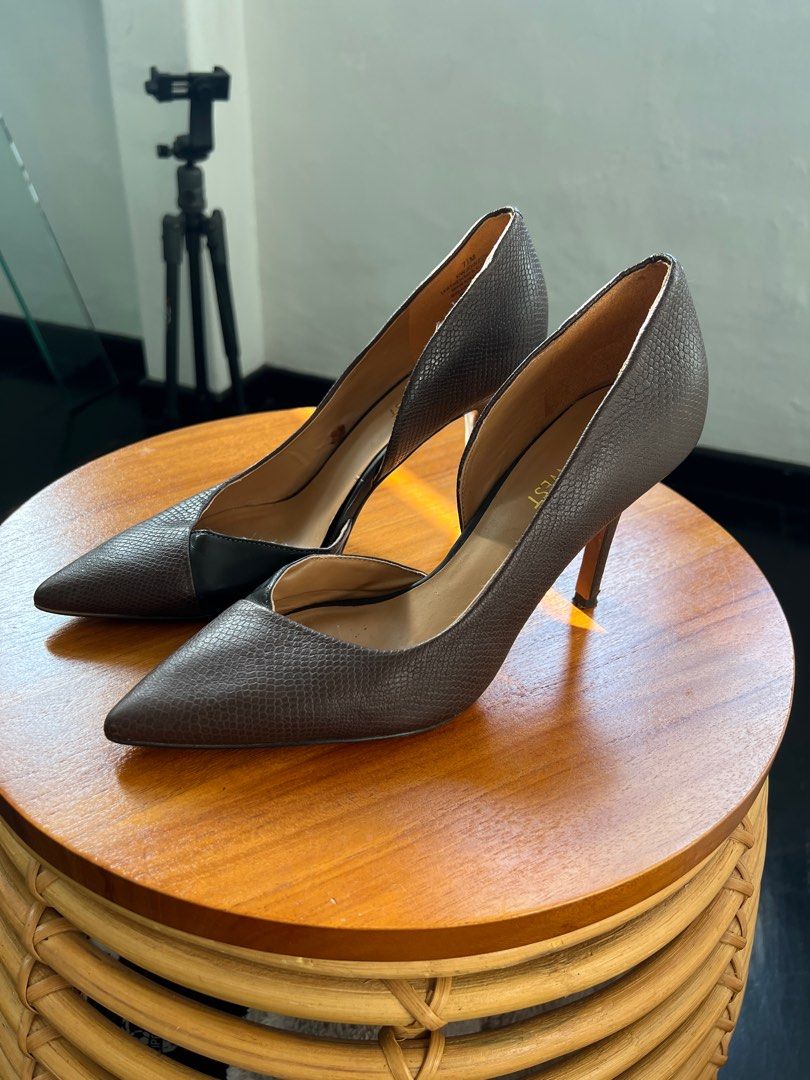 Snakeskin pumps nine west on sale
