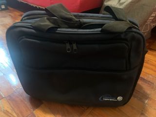 Padded laptop travel bag