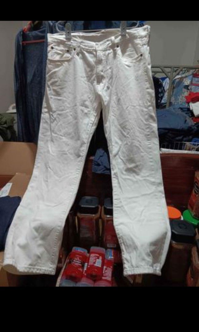 Ralph Lauren white pants s34 (Category: Jeans) located in Caloocan City. Submitted by declutterstn (Listing ID 1293412622, Image 1). Description: galing US size 34 authentic RL white pants. straight fit. ung pinaka flaw un rubs,( see last photo )na pede nyo nmn padaanan ng stitches s mananhi. and ung tag mismo. meron din very little brown discoloration sa me butones. unnoticeable nmn. soft white jeans po ito size 34. very ok pa po ito. puting put
