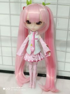 Sakura Miku Pullip Doll (NO headSet)