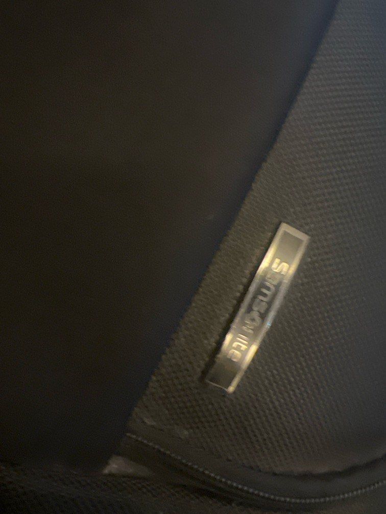 Samsonite laptop bag 15” (Category: Laptop Bags & Sleeves) located in Pasig City. Submitted by trengcalma (Listing ID 1293441189, Image 3). Description: Good as new Original samsonite laptop bag 15” .