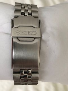 (Category: ) located in . Submitted by watch423 (Listing ID 1293353726, Image 1). Description: .