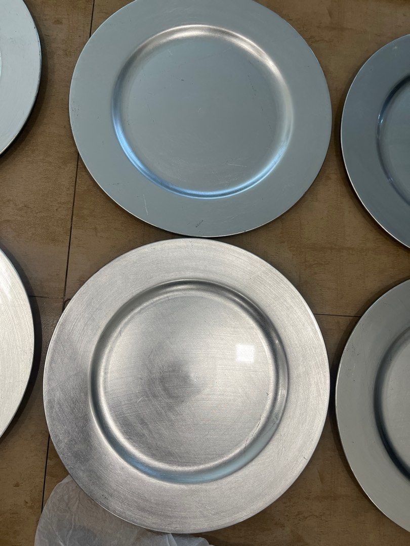 Show Plates Plate Chargers Silver 8pcs set (Category: Other Kitchenware & Tableware) located in Taguig. Submitted by ellejay8 (Listing ID 1293432572, Image 2). Description: php 1000 for 8pcs .