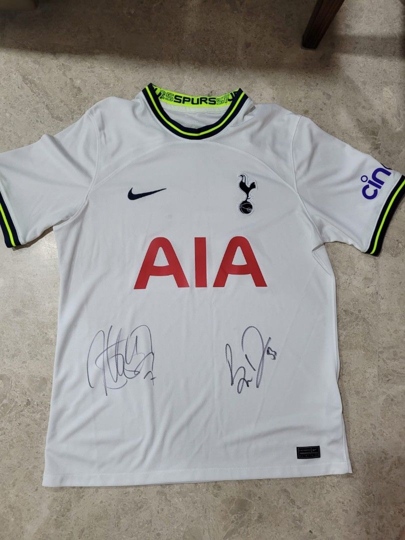 Signed Totteham Spurs Jersey (Category: Other Merchandise) located in Singapore. Submitted by buysell2399 (Listing ID 1293480602, Image 1). Description: Signed by Son & Ben Davies in person Year 2023 (Singapore).