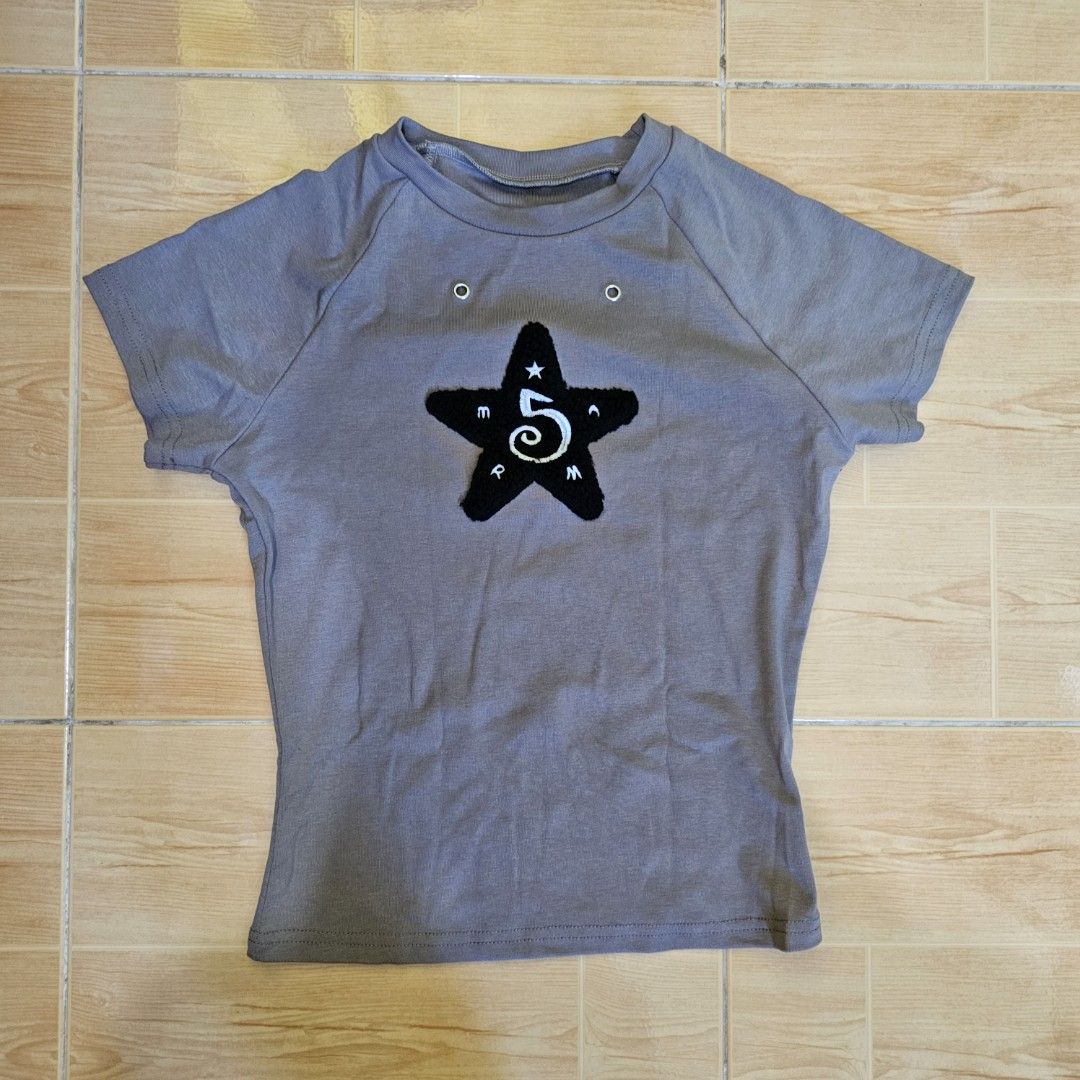 Slim Fit - Round Neck - Short Sleeve Top (Category: Shirts) located in Cavite. Submitted by jmstuff__ (Listing ID 1293508041, Image 3). Description: ‼️‼️ READ ‼️‼️ 👉 1x used 👉 bought for P289 from orange app 👉 large size (refer to last pic for size reference) MOP: GCash ONLY ⚠️ Strictly payment first before I ship your order/s⚠️ Shipping Options: •LBC •GGX •J&T *Shipping Days: Saturday and Sunday only *Shipping fee will be shouldered by the bu