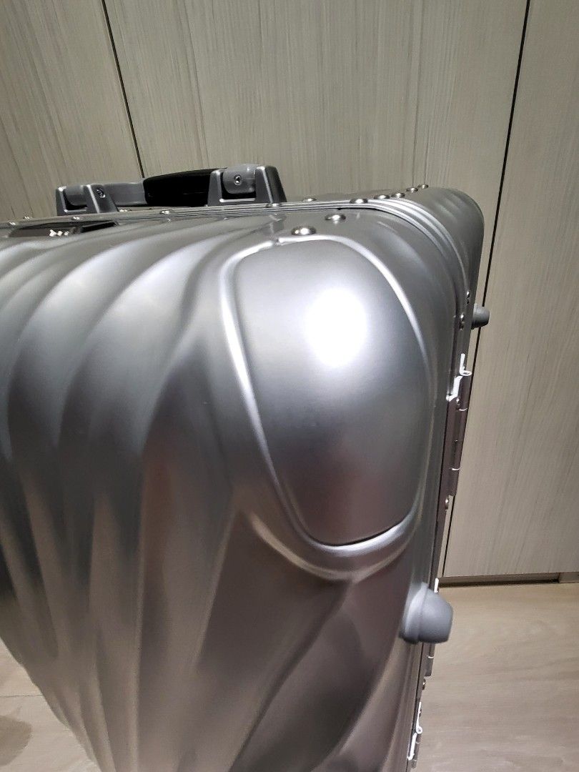 TUMI ローリング・トランク 19 DEGREE ALUMINUM 86L 19 DEGREE ALUMINUM ローリング・トランク シルバー｜TUMI