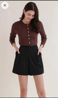 (Category: ) located in . Submitted by basiz_closet (Listing ID 1293369898, Image 1). Description: .