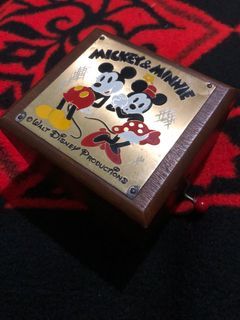Vintage Disney mickey and minnie wooden wind up crank music jewelry box