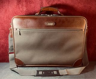 (Category: ) located in . Submitted by sartorial_finds (Listing ID 1293525334, Image 1). Description: .