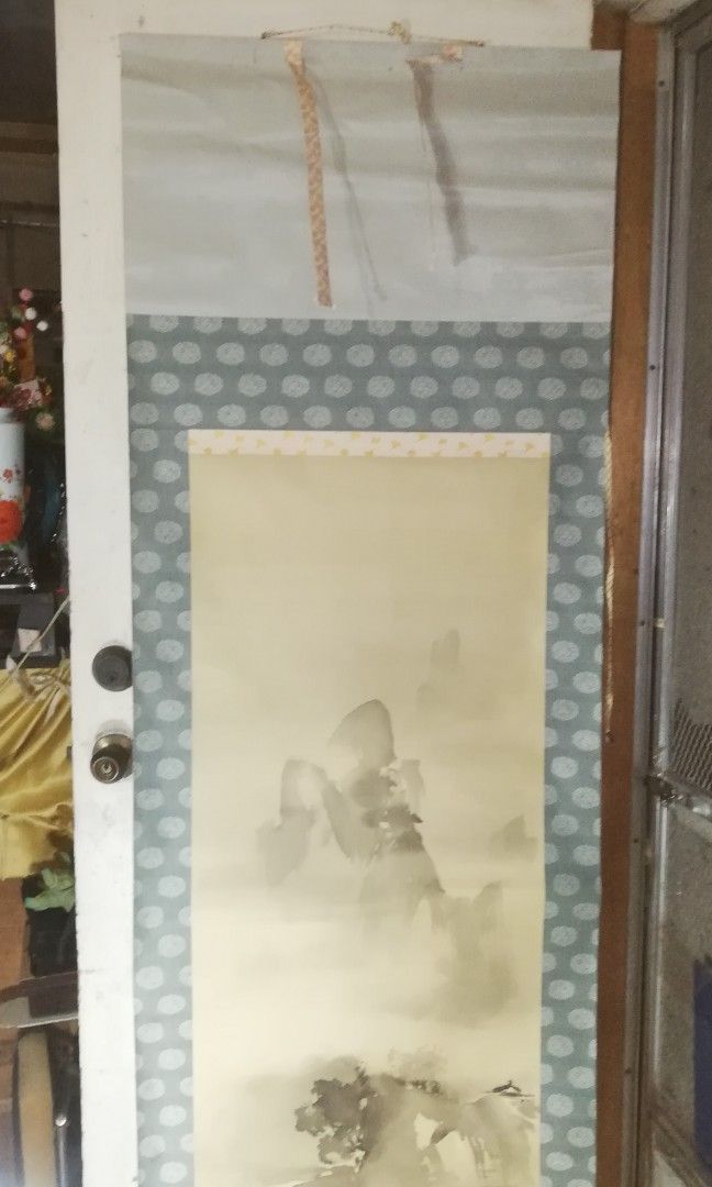 Vtg japanese scroll (Category: Wall Decor) located in Paranaque City. Submitted by 4thestate.surplusan (Listing ID 1293490249, Image 3). Description: A vtg japanese scroll. 45" x 16"..