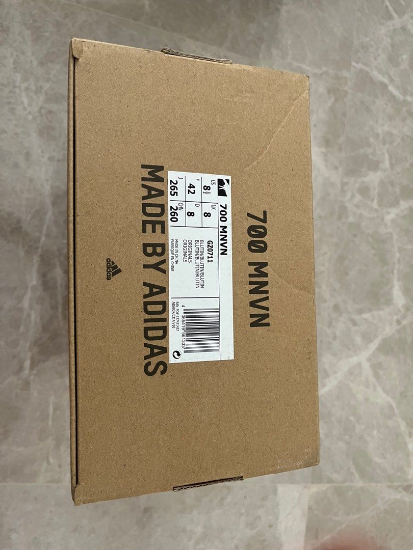 YEEZY Boost 700 MNVN 