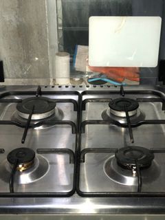 4 Gas Range - With Oven