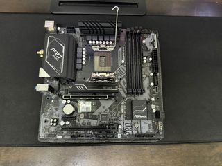 (Category: ) located in . Submitted by zhenlu01 (Listing ID 1293667687, Image 1). Description: .