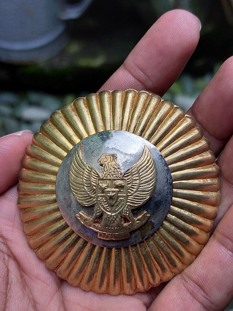 Badge Pin Kuningan Lawas Garuda Pancasila thn 80an, Antik, Lainnya di