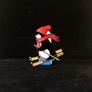 Bath & Body Works Skiing Penguin with Red Hat Nightlight Wallflower Plug 110v