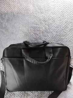 Black Zipper Closure Duffel Bag