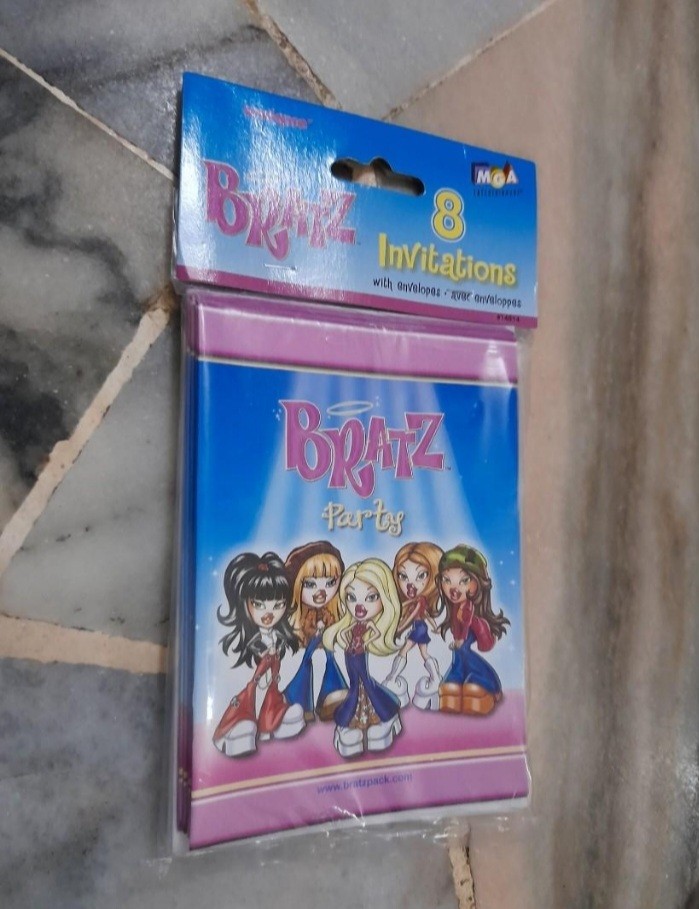 Pin de Strawberry em Bratz