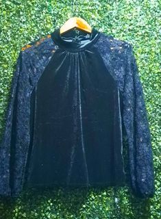 Cable & Gauge Black Lace Long Sleeved with Velvet Top