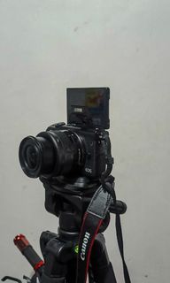 canon eos m100 vlogging camera