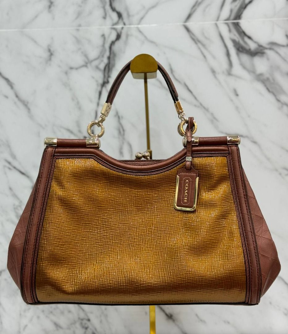 COACH KISSLOCK SADDLE DREAMER BAG WITH STRAP