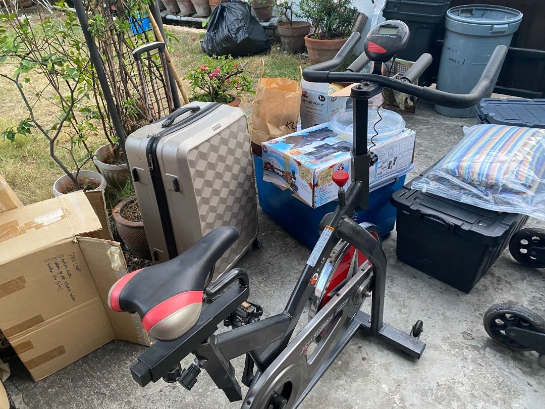 Core X-treme Stationary / Spin Bike (Category: Cardio & Fitness Machines) located in Paranaque City. Submitted by monicaseb (Listing ID 1293722914, Image 3). Description: - SRP: 22-27,000 - in good condition, though some parts have a little bit of rust Pickup only - BF Paranaque.