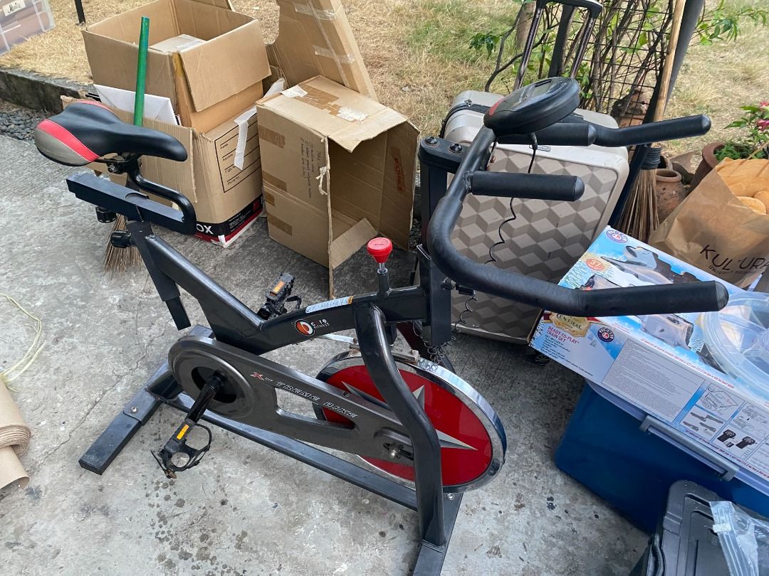 Core X-treme Stationary / Spin Bike (Category: Cardio & Fitness Machines) located in Paranaque City. Submitted by monicaseb (Listing ID 1293722914, Image 2). Description: - SRP: 22-27,000 - in good condition, though some parts have a little bit of rust Pickup only - BF Paranaque.