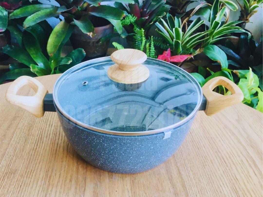 Crofton Ceramic Stew Pot (Category: Cookware & Accessories) located in San Pedro. Submitted by affordable_surplus.1 (Listing ID 1293573354, Image 1). Description: Crofton Ceramic Stew Pot (available in beige color too) Price: 550 Contact Person: Reine David Contact Number: 09611741423.