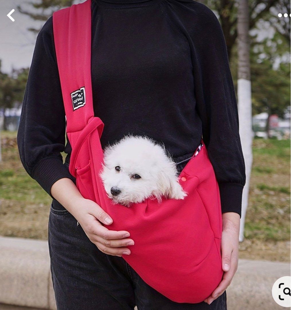 DOG CARRIER black (Category: Homes & Other Pet Accessories) located in Manila. Submitted by deae_ (Listing ID 1293638760, Image 2). Description: Can send more photos!!! just message me!! ♥️ Bought it 1,200+ sa pet salon around laguna. used it once pero ayaw rin ng dog ng ate ko. ideal for xs-s pet like adult chihuahua and for adult cats kasya rin .