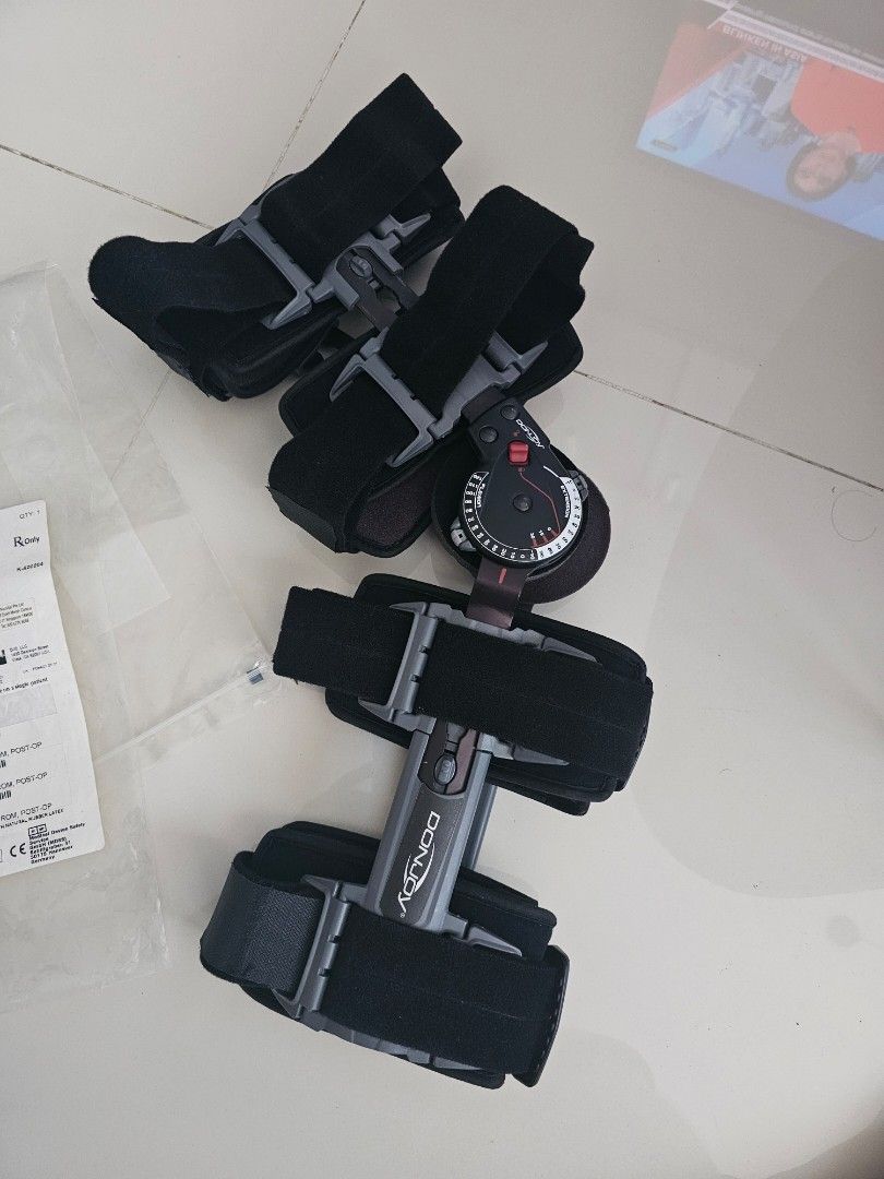 Donjoy X-ACT ROM Knee Brace, Health & Nutrition, Medical Supplies & Tools  on Carousell