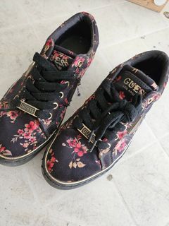 Guess black floral sneaker