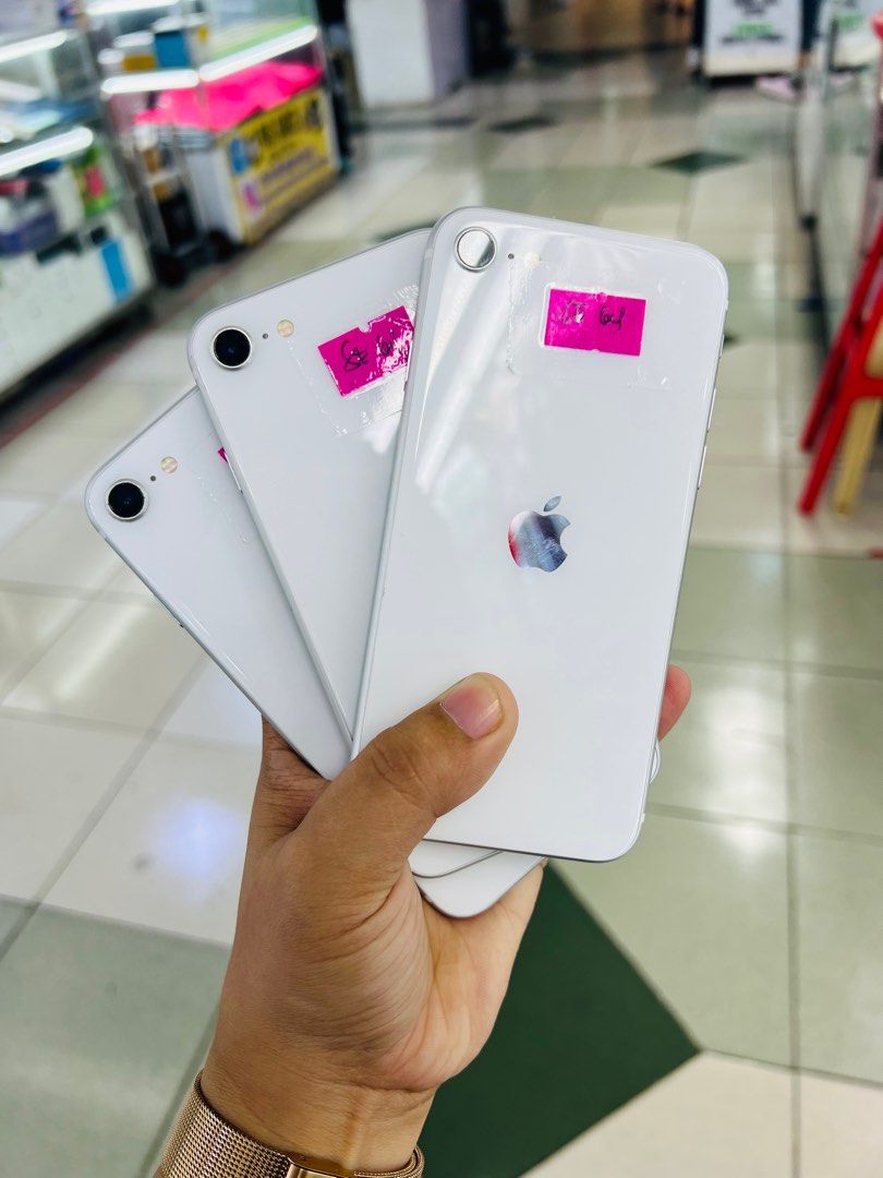Iphone SE 2020 64gb 2ND Gen (Category: iPhone SE Series) located in San Juan City. Submitted by javedsgadgetshop (Listing ID 1293567705, Image 1). Description: OPEN FOR INSTALLMENT VIA CREDIT CARD/GGIVES & SWAP/TRADE-IN! WE BUY AND SELL ( ANYKINDS OF UNIT BINIBILI PO NAMIN)! PTPA : Padelete po f bawal Read ❗️Onhand ‼️ Iphone SE 2ndgen •64gb •NTC Variant •Good batt health •Factory Unlock •95% Smoothness •No hidden issue | No Repaired •100% Authent