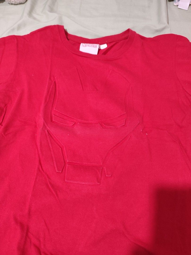 Ironman Kids Red Shirt (Category: Babies & Kids Fashion) located in Las Pinas. Submitted by chelhq (Listing ID 1293670249, Image 3). Description: marvel avengers ironman shirt barely used bright red in person color rate: 9.5/10 with embossed Ironman detail red plain shirt size 10 tag (may fit 7-10yo).