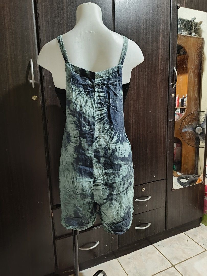 Italian Brand Jumper/Romper (Category: Rompers) located in Tarlac. Submitted by its_jess (Listing ID 1293595450, Image 2). Description: .