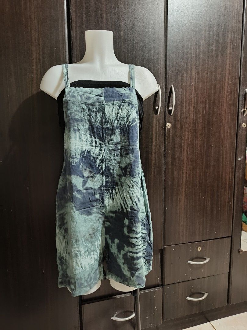 Italian Brand Jumper/Romper (Category: Rompers) located in Tarlac. Submitted by its_jess (Listing ID 1293595450, Image 1). Description: .