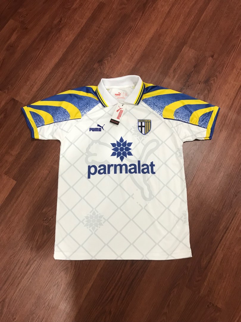 Jersey retro Parma away 1995 1996 Olah Raga Baju Olahraga di Carousell