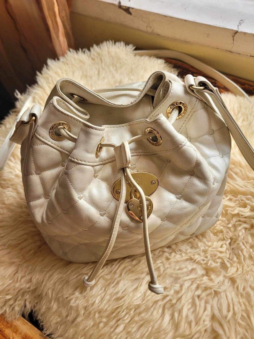 Lovcat Quilted Bucket Bag Women s Fashion Bags Wallets Cross body Bags on Carousell