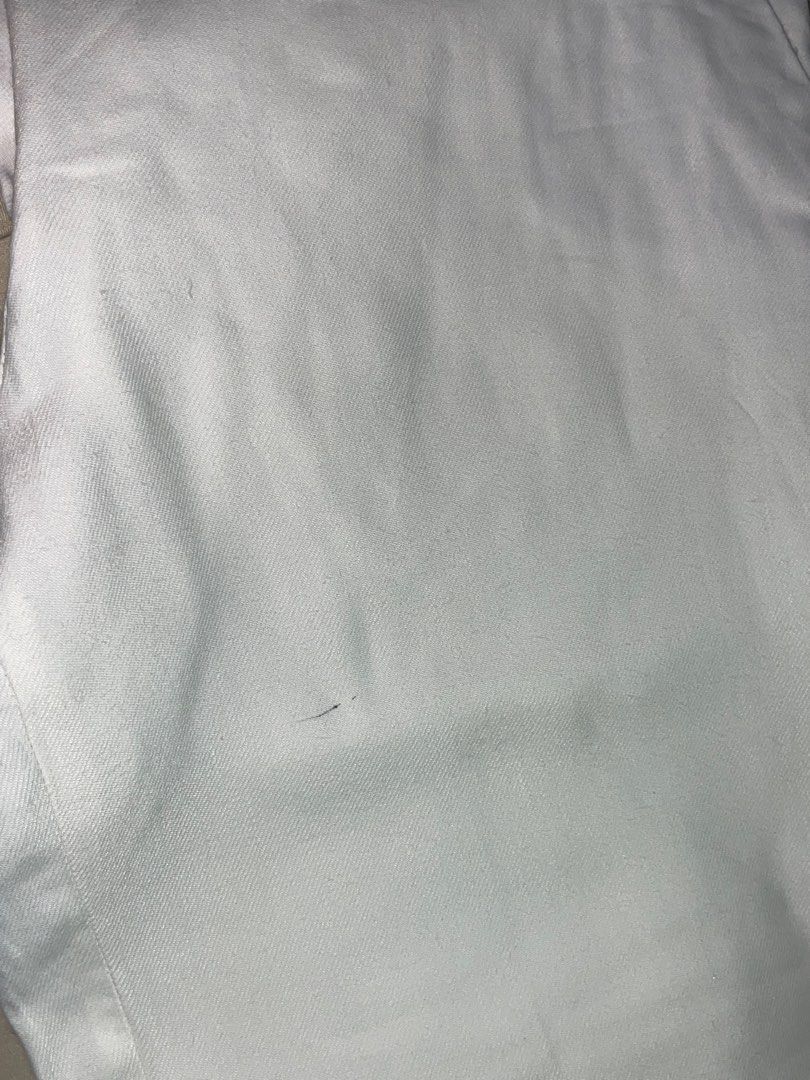 Massimo Dutti White Slacks (Category: Other Bottoms) located in Mandaluyong City. Submitted by andytew (Listing ID 1293644700, Image 2). Description: Massimo Dutti White Slacks Used twice only *small ballpen stain on the left thigh area* check pics for reference.